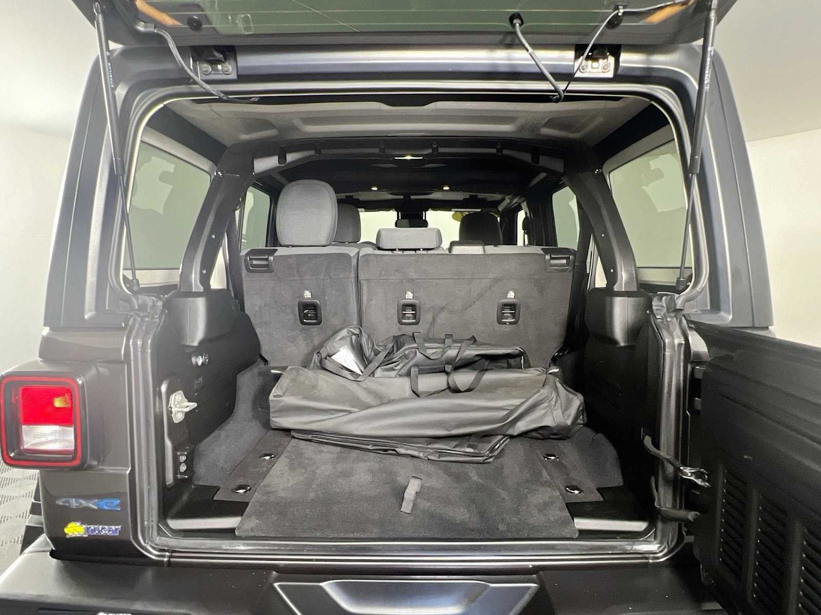 Used 2024 Jeep Wrangler Unlimited AWD/4WD image 26