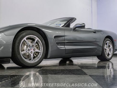 Used 2003 Chevrolet Corvette Convertible w/ Preferred Equipment Group1 RWD image 21