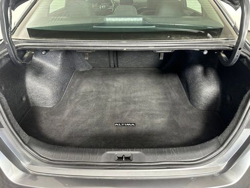 Used 2024 Nissan Altima 2.5 SV FWD image 6