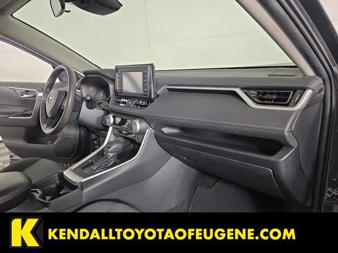 Used 2019 Toyota RAV4 XLE w/ Carpet Mat Package FWD image 29