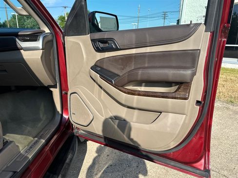 Used 2017 Chevrolet Tahoe LT AWD/4WD image 23