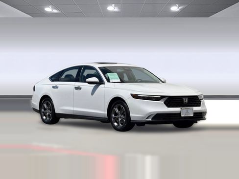 Certified 2023 Honda Accord EX image 6