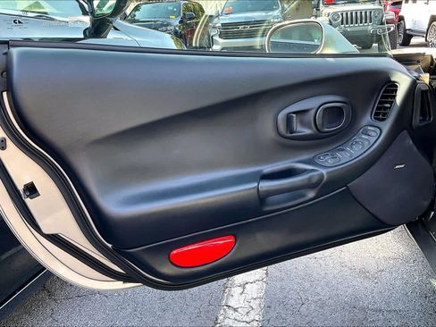 Used 1999 Chevrolet Corvette w/ Memory Pkg image 23