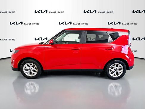 Used 2023 Kia Soul LX w/ LX Technology Package image 4