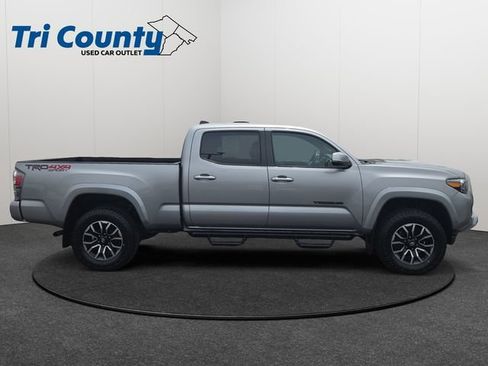 Certified 2021 Toyota Tacoma TRD Sport w/ TRD Premium Sport Package AWD/4WD image 9