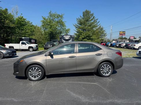 Used 2019 Toyota Corolla XLE FWD image 7