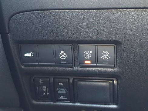 Used 2019 Nissan Armada Platinum w/ Captain's Chairs Package AWD/4WD image 18