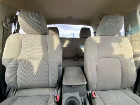 Used 2012 Nissan Frontier SV image 27