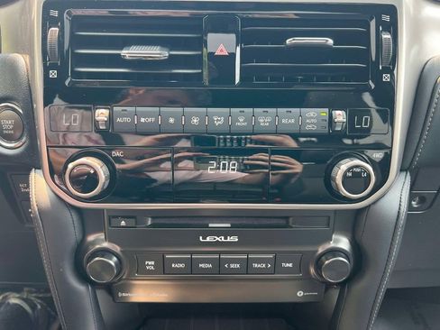 Certified 2023 Lexus GX 460 Premium w/ Premium Package AWD/4WD image 30