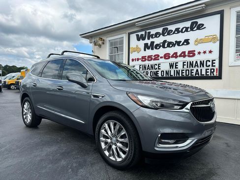 Used 2019 Buick Enclave Premium w/ Experience Buick Package FWD image 7