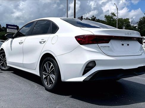 Used 2024 Kia Forte LXS FWD image 4