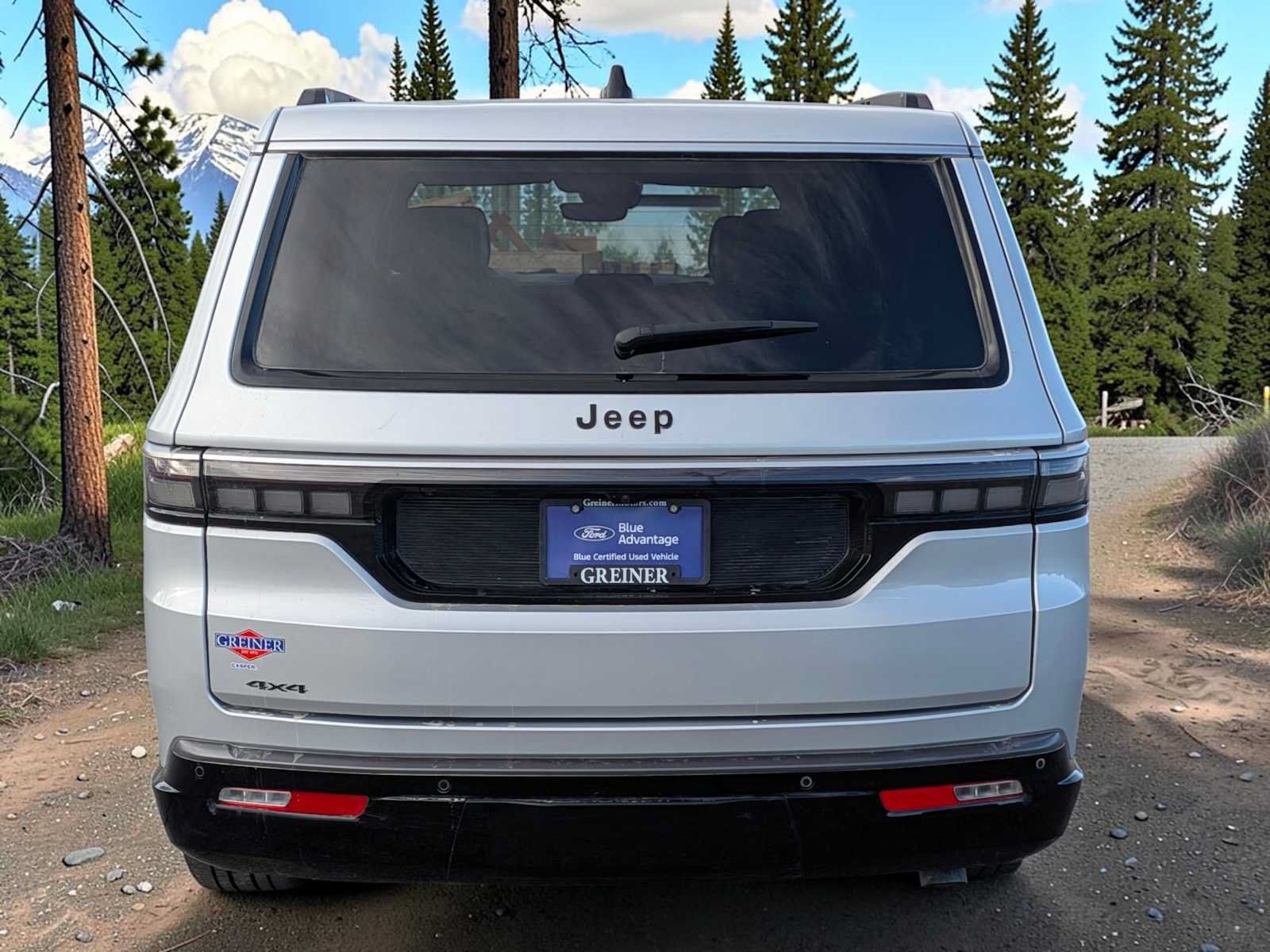 Used 2026 Jeep Grand Wagoneer L 4WD w/ HD Trailer Tow Package image 4