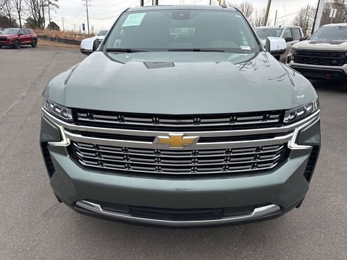 Used 2023 Chevrolet Suburban Premier image 8