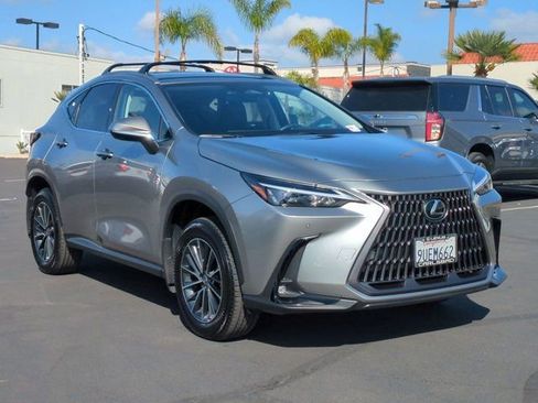 Used 2025 Lexus NX 350h AWD w/ Premium Package image 3
