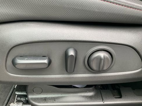 Used 2023 Chevrolet TrailBlazer RS w/ Convenience Package image 27