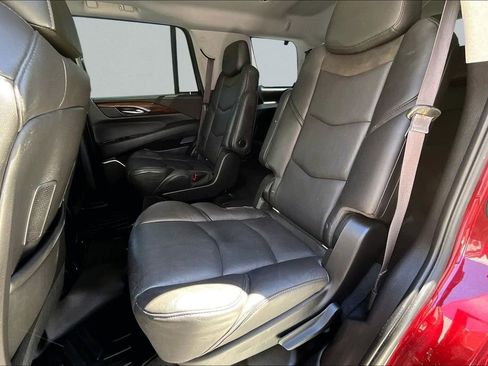 Used 2016 Cadillac Escalade Luxury AWD/4WD image 22