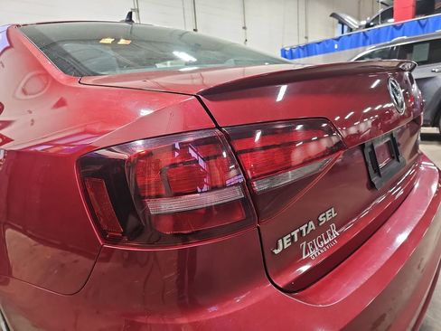 Used 2016 Volkswagen Jetta SEL w/ Lighting Package image 32