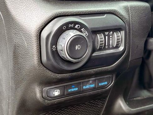 Certified 2022 Jeep Wrangler Unlimited Sahara w/ Cold Weather Group image 18