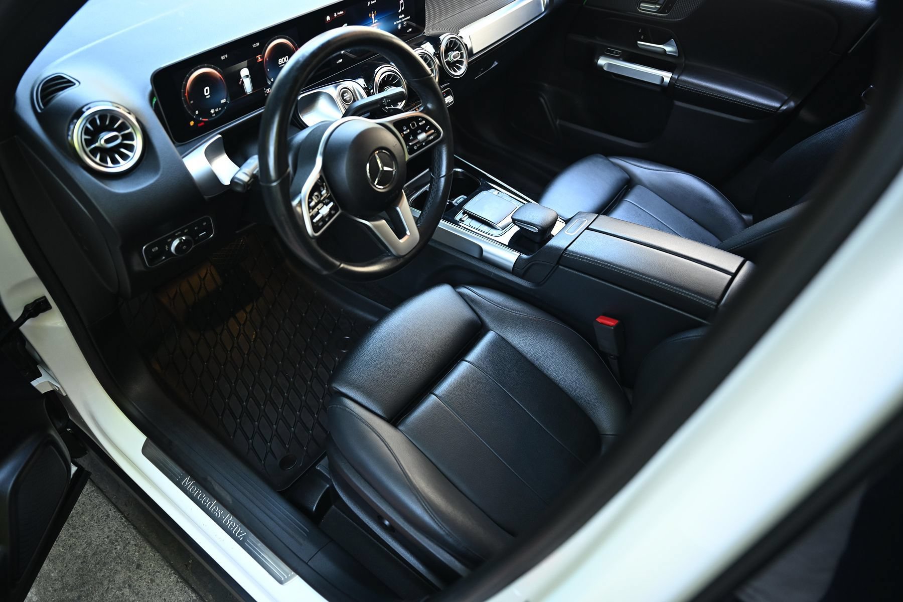 Used 2021 Mercedes-Benz GLB 250 4MATIC image 21