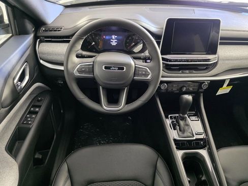 New 2026 Jeep Compass Latitude image 14