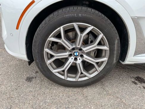 Used 2025 BMW X7 xDrive40i image 11