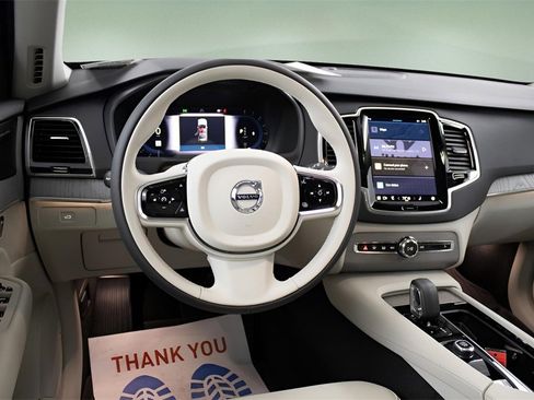 New 2025 Volvo XC90 B6 Plus w/ Protection Package Premier image 23