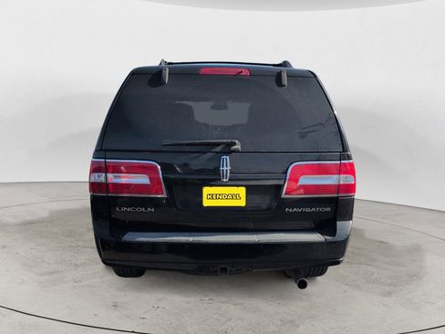 Used 2009 Lincoln Navigator 4WD image 3