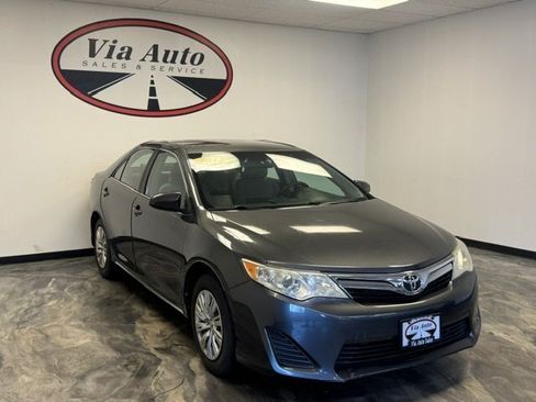 Used 2012 Toyota Camry LE FWD image 1
