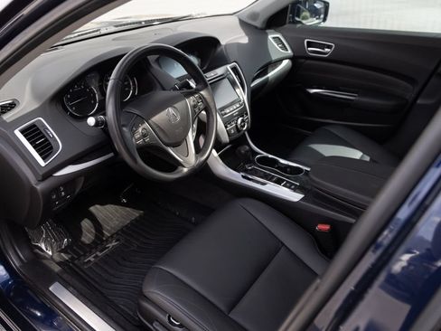 Used 2018 Acura TLX FWD image 9