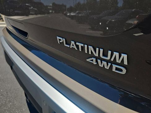 Used 2024 Nissan Pathfinder Platinum AWD/4WD image 9