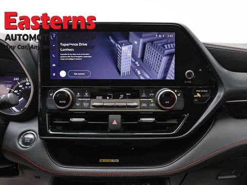 Used 2023 Toyota Highlander XSE image 12