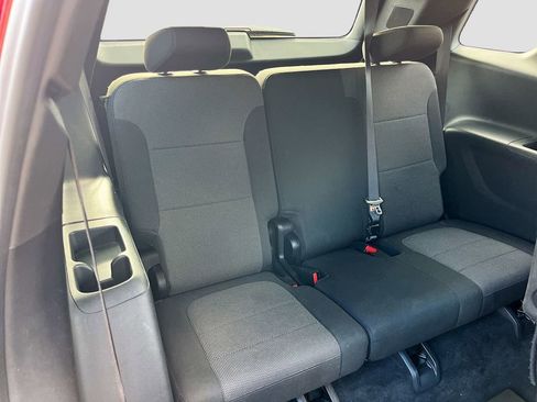 Used 2023 Chevrolet Traverse LT image 30