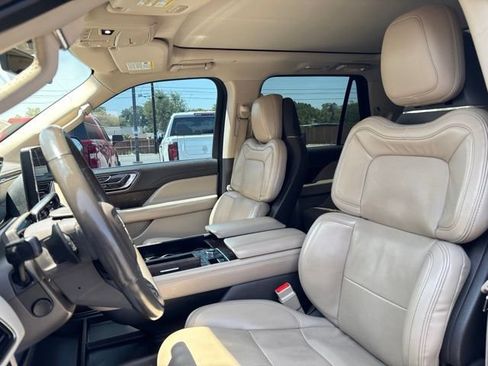 Used 2022 Lincoln Navigator Reserve AWD/4WD image 11