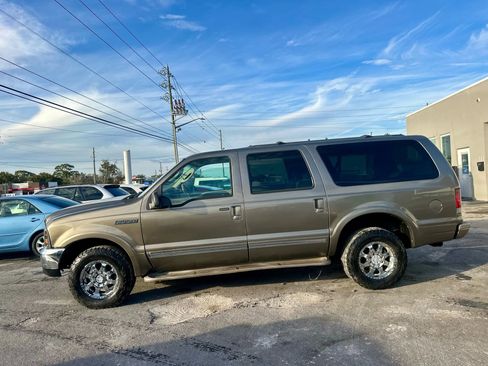 Used 2003 Ford Excursion Limited image 3