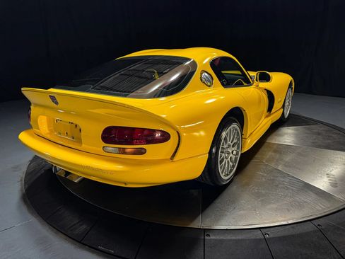 Used 2002 Dodge Viper GTS RWD image 19