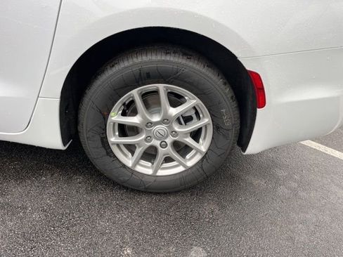 New 2026 Chrysler Pacifica Select image 18