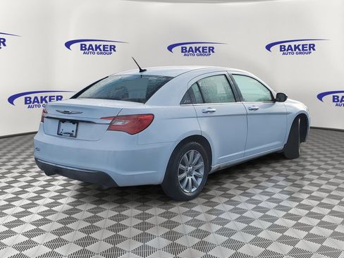 Used 2013 Chrysler 200 Limited FWD image 2
