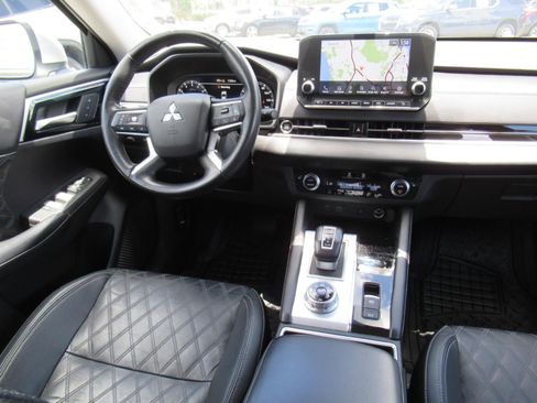 Used 2023 Mitsubishi Outlander SEL FWD image 13