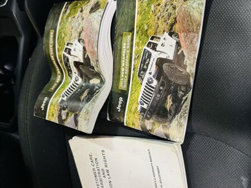 Used 2019 Jeep Wrangler Unlimited Sahara AWD/4WD image 5