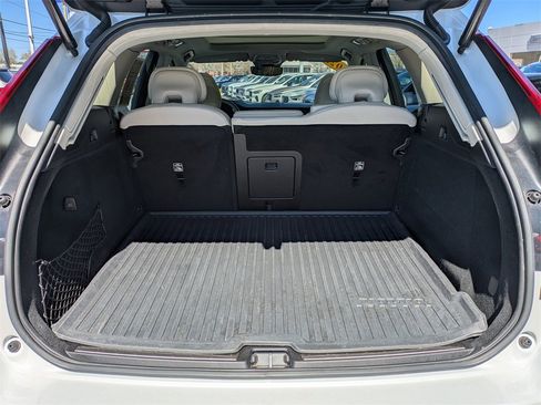 Certified 2023 Volvo XC60 B5 Ultimate image 13