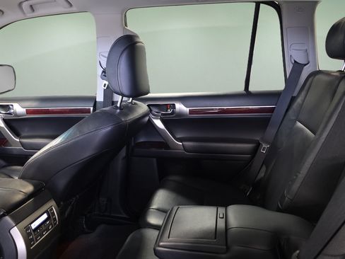 Used 2016 Lexus GX 460 w/ Premium Package AWD/4WD image 16