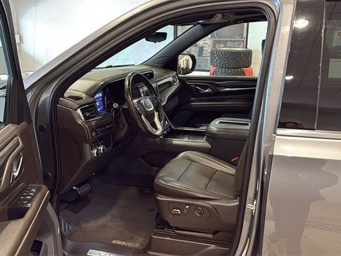 Used 2021 GMC Yukon Denali w/ Denali Premium Package image 22