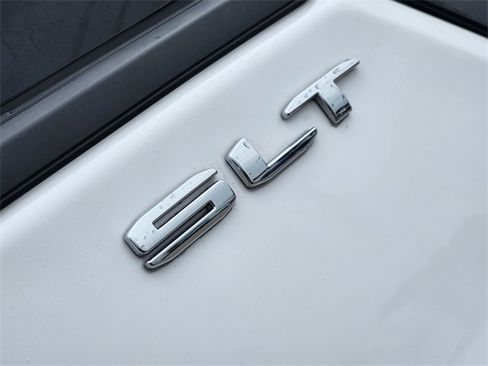 Used 2022 GMC Terrain SLT w/ Infotainment Package II image 12