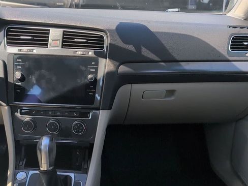 Used 2018 Volkswagen Golf SE FWD image 11