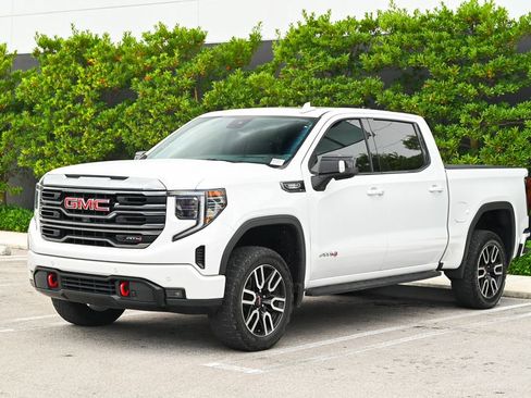 Used 2024 GMC Sierra 1500 AT4 w/ Technology Package AWD/4WD image 1
