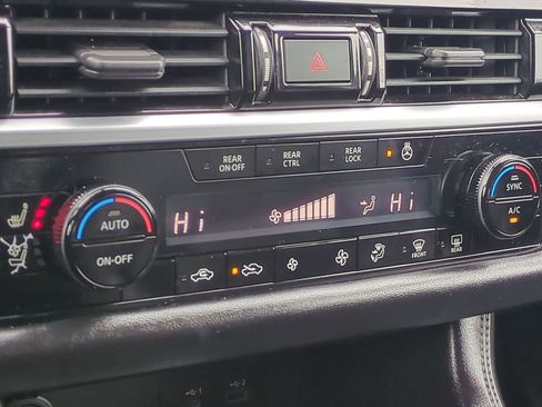 Used 2022 Nissan Pathfinder Platinum w/ Cargo Package image 31