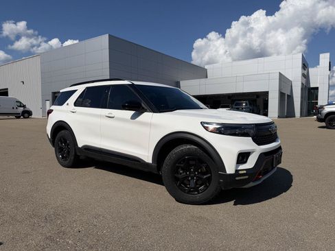 Used 2022 Ford Explorer Timberline w/ Timberline Technology Package AWD/4WD image 3