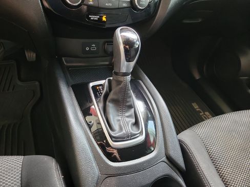 Used 2019 Nissan Rogue Sport SV image 23