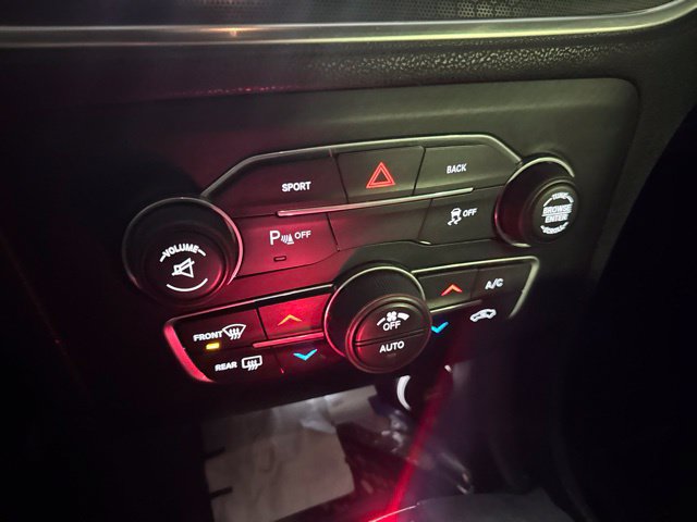 Used 2016 Dodge Charger R/T w/ Plus Group RWD image 9