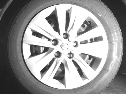Used 2025 Nissan Sentra S FWD image 9